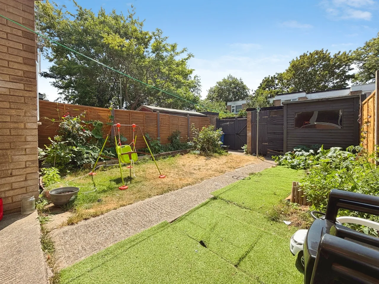 Aldwick Close, Farnborough, Hampshire, GU14 8LL, photo 5