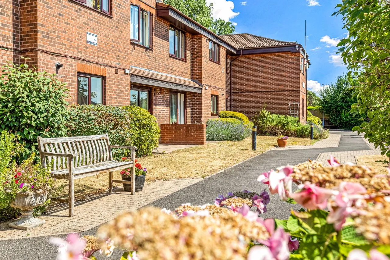 Knights Lane, Tiddington, Stratford-Upon-Avon, photo 11