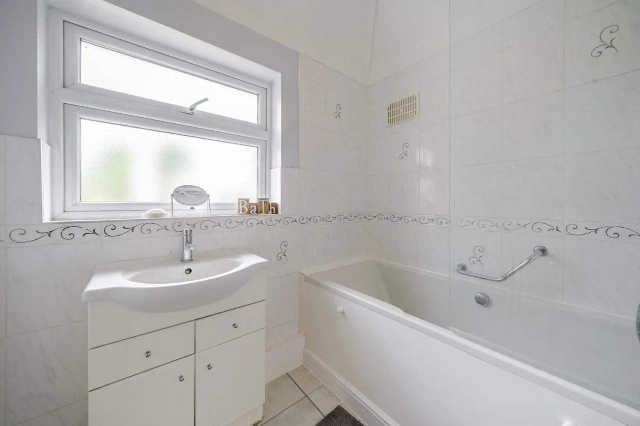 Crathie Road, SE12, photo 10