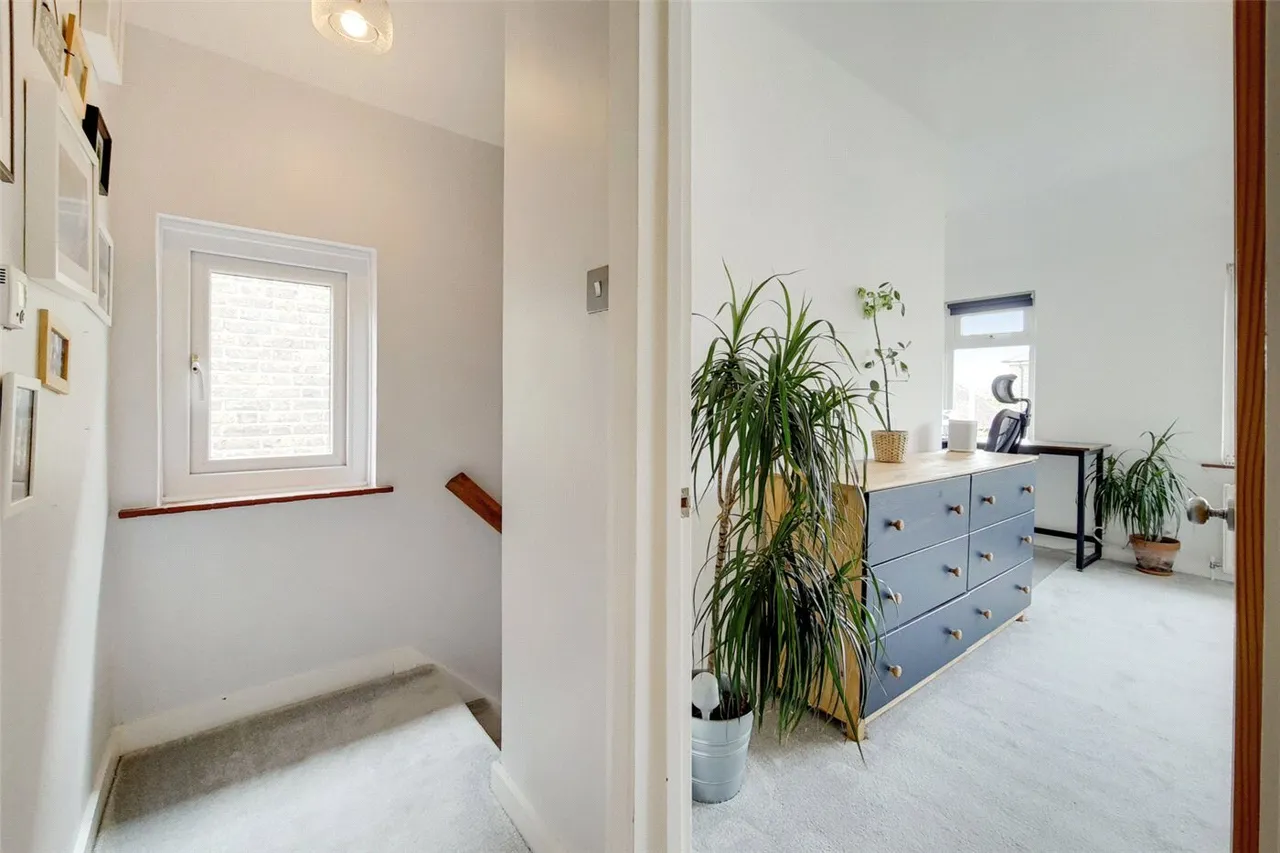 Tolworth Park Road, Surbiton, KT6, photo 15