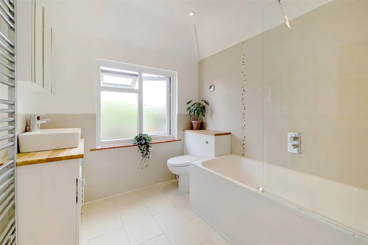 Tolworth Park Road, Surbiton, KT6, photo 8