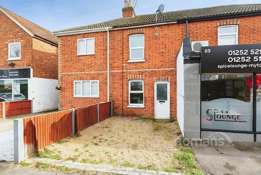 2 bed house for sale, Mytchett Road, Mytchett, GU16