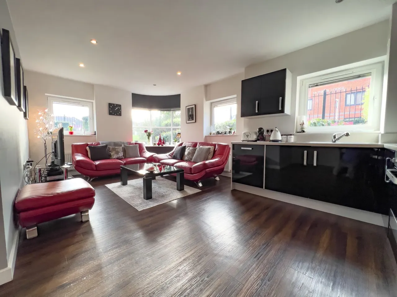2 bed flat for sale — Flat 15, Kiln House, East Grinstead, Fosters Place, RH19 1EX