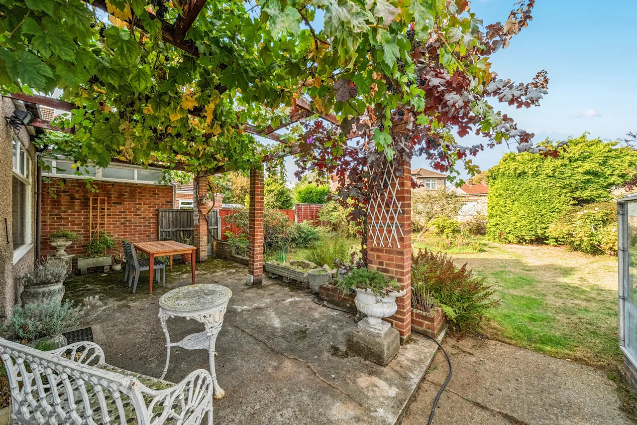 Westwood Lane, DA16, photo 9