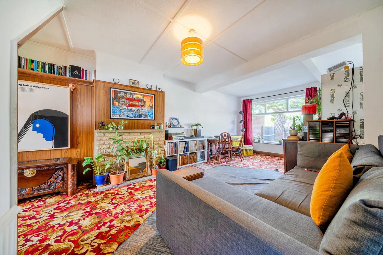 Westwood Lane, DA16, photo 2