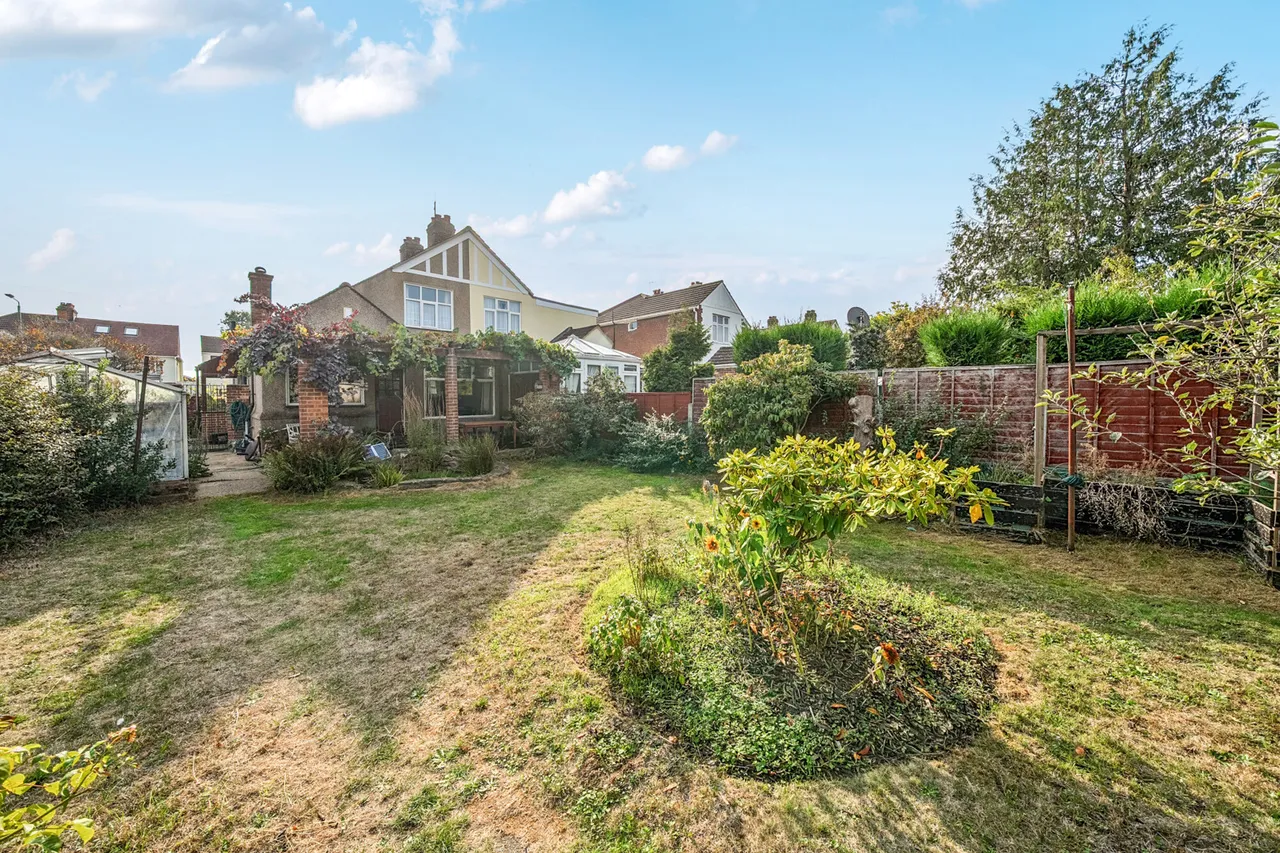 Westwood Lane, DA16, photo 13