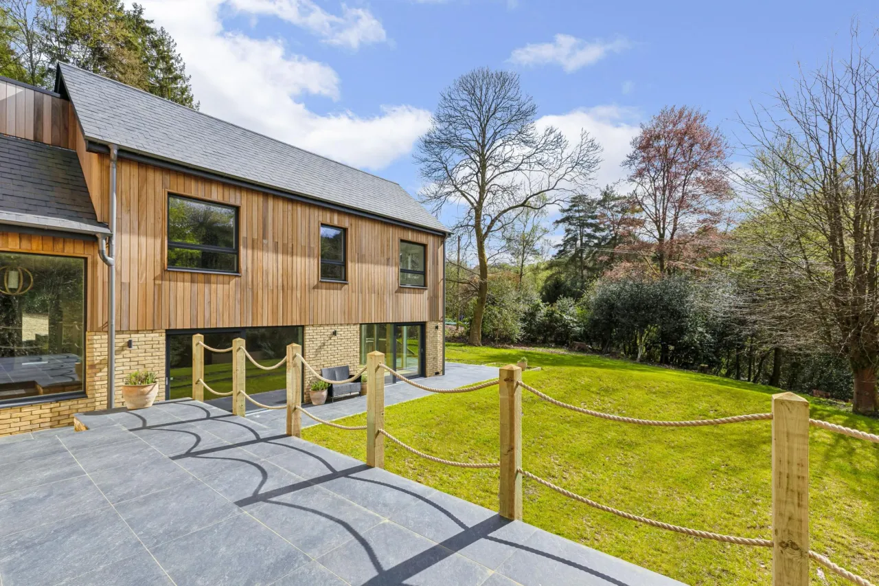 Whitmore Vale Road, GU26, photo 24