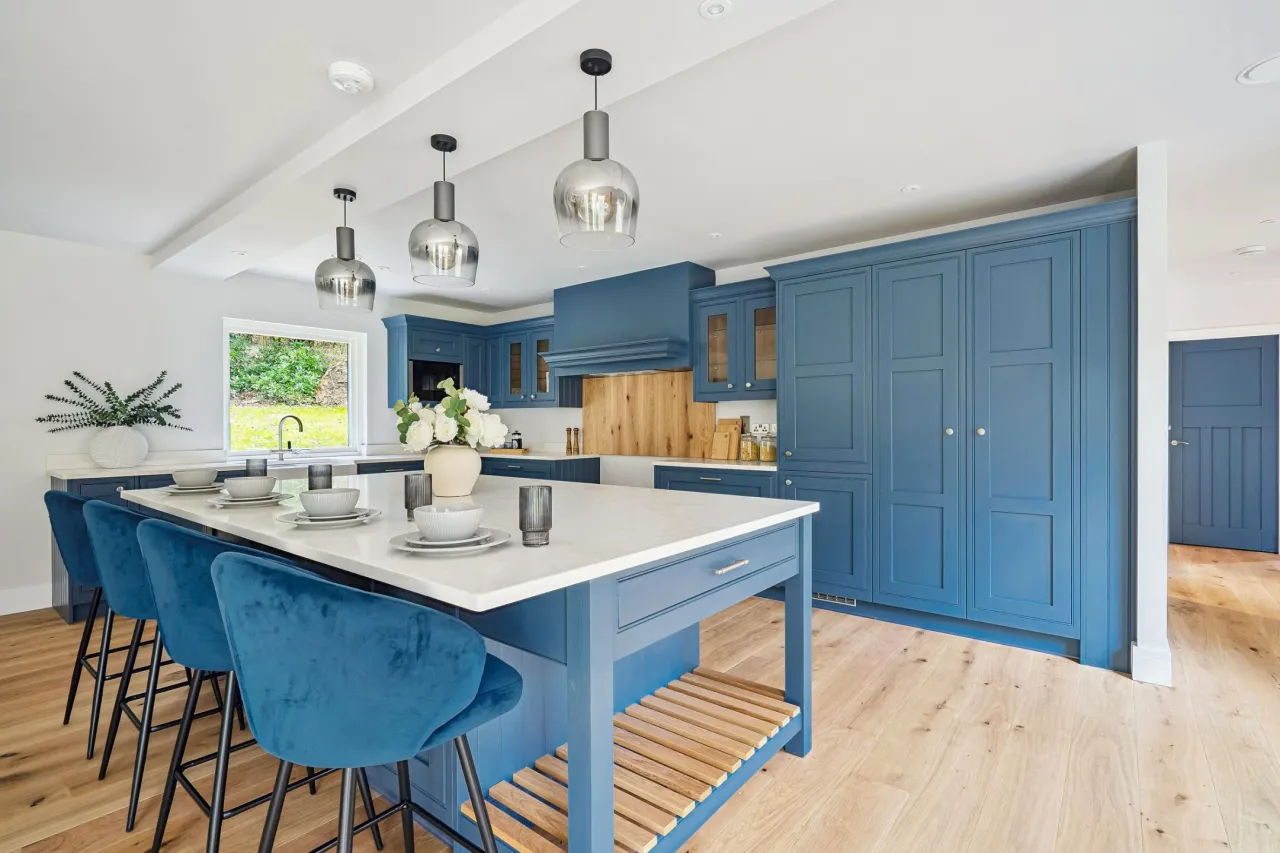 Whitmore Vale Road, GU26, photo 3