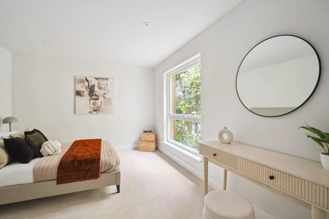 Whitmore Vale Road, GU26, photo 18