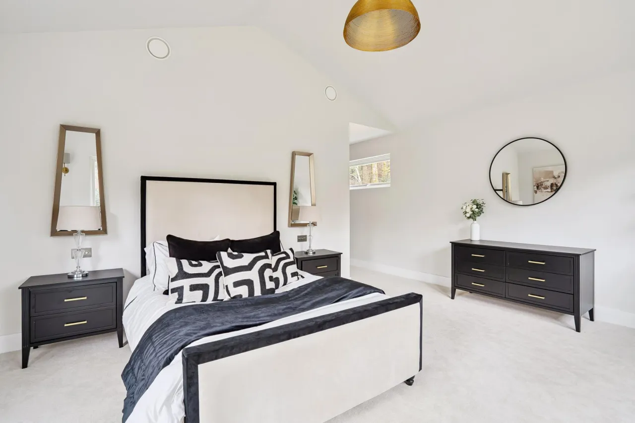 Whitmore Vale Road, GU26, photo 11