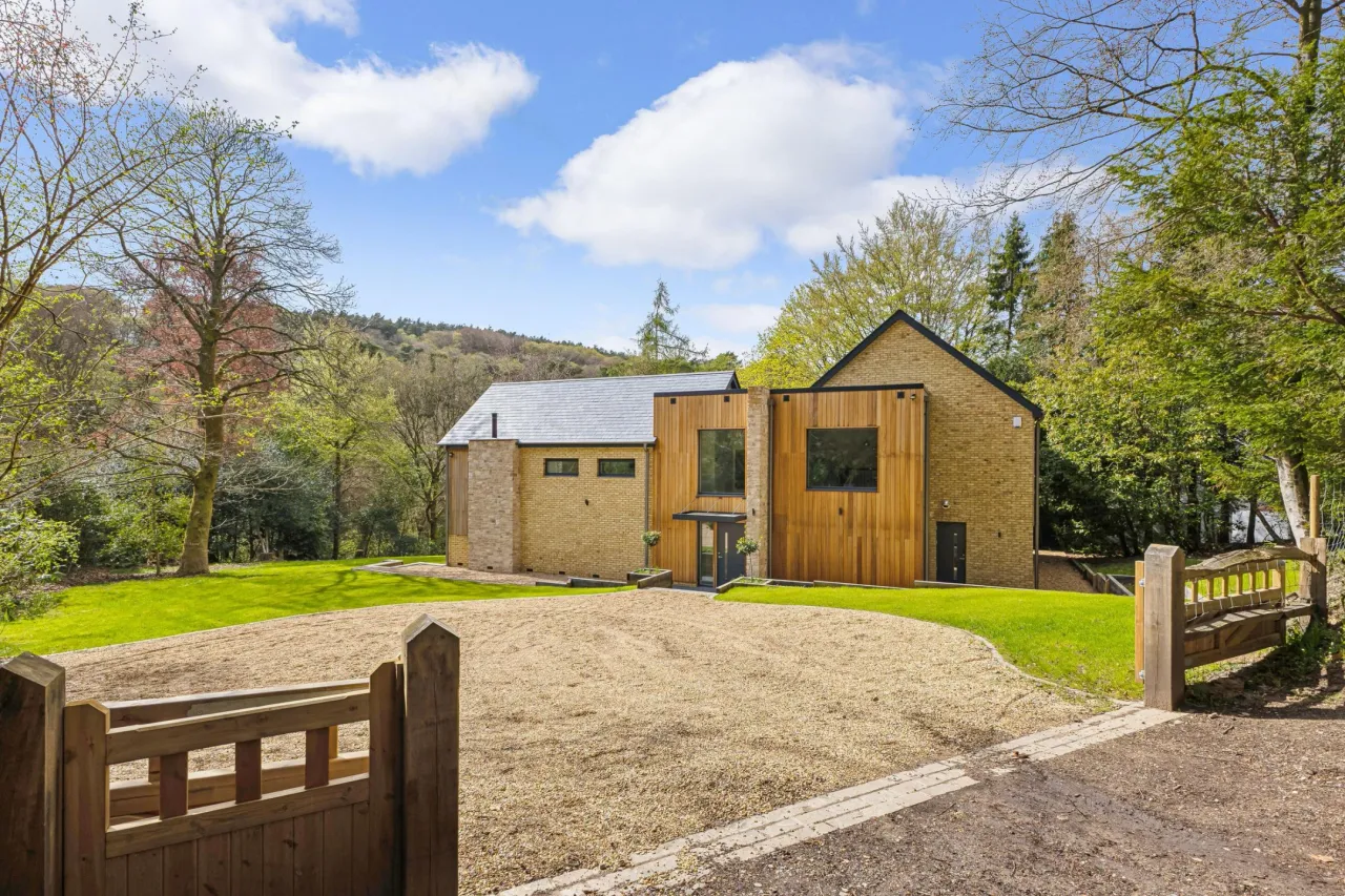 Whitmore Vale Road, GU26, photo 27