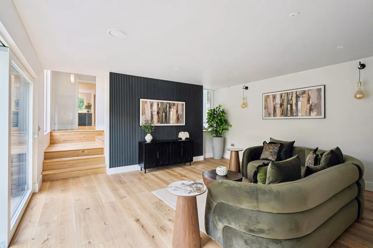 Whitmore Vale Road, GU26, photo 2