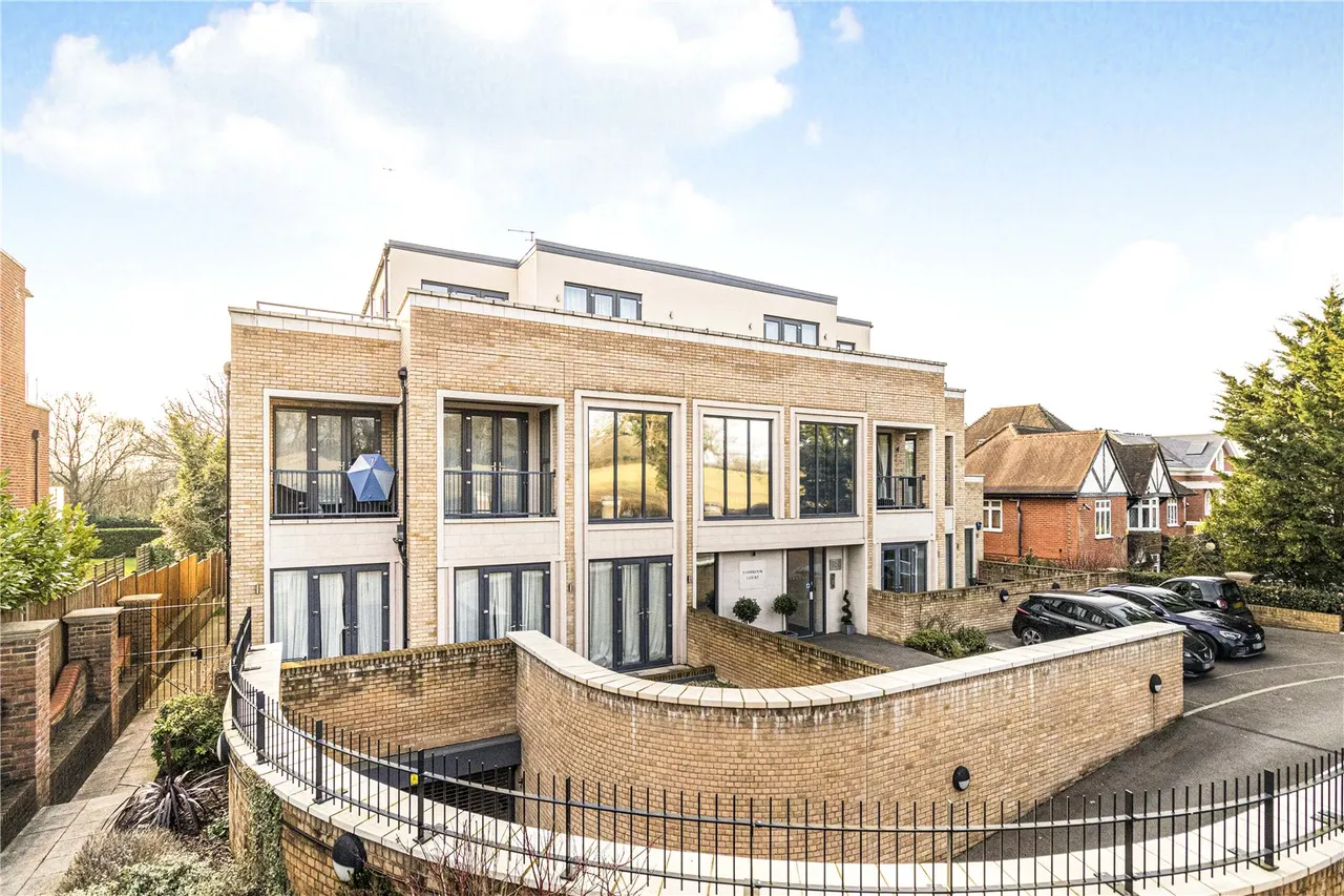 Cockfosters Road, Hadley Wood, EN4 0FN, photo 2