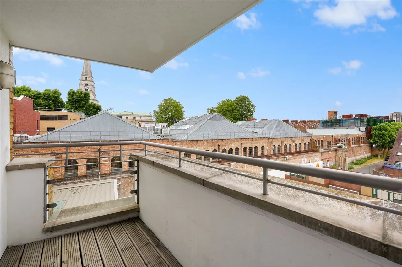 Lolesworth Close, London, E1, photo 10