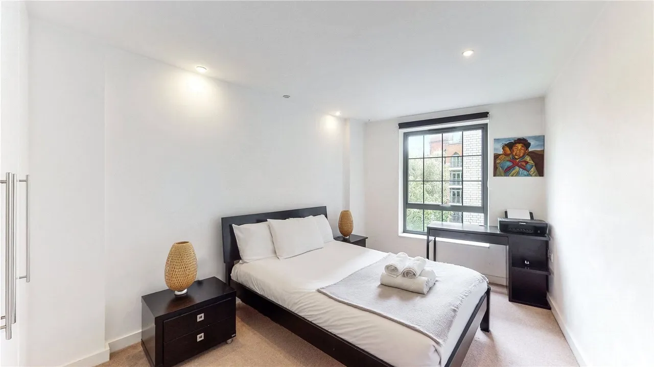 Lolesworth Close, London, E1, photo 12