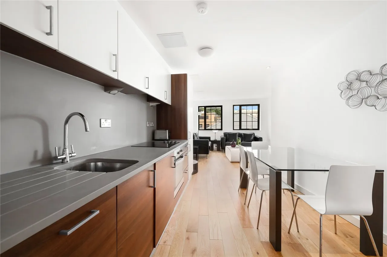 Lolesworth Close, London, E1, photo 4