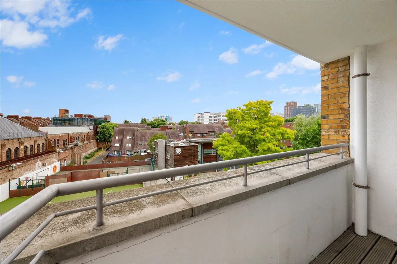 Lolesworth Close, London, E1, photo 11