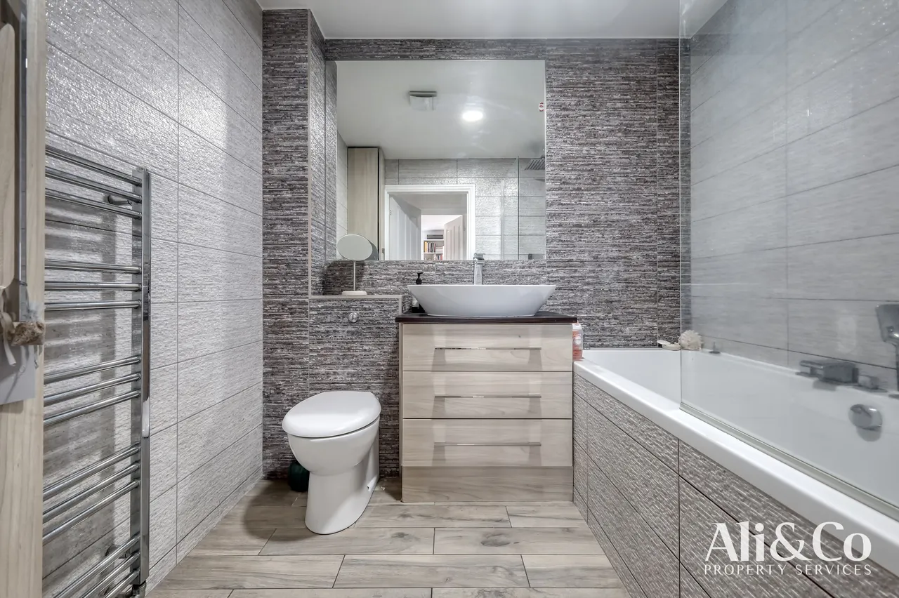 Meadow Drive, Aveley, Essex, RM15 4DY, photo 11