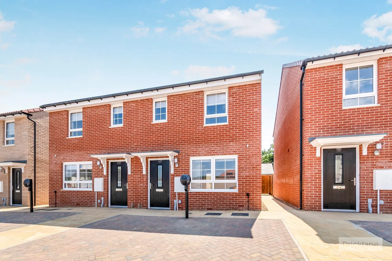 2 bed house to rent — Skelton Drive, Thurston, Bury St Edmunds