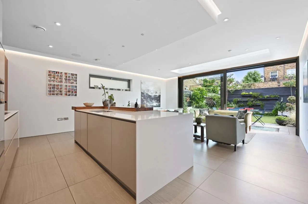 Cromwell Grove, London, W6 7RQ, photo 3