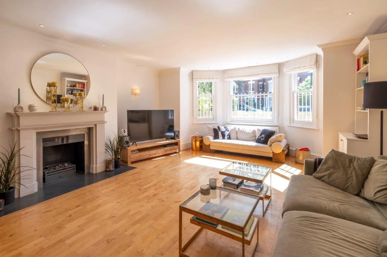 Belsize Avenue, Belsize Park, NW3, photo 2