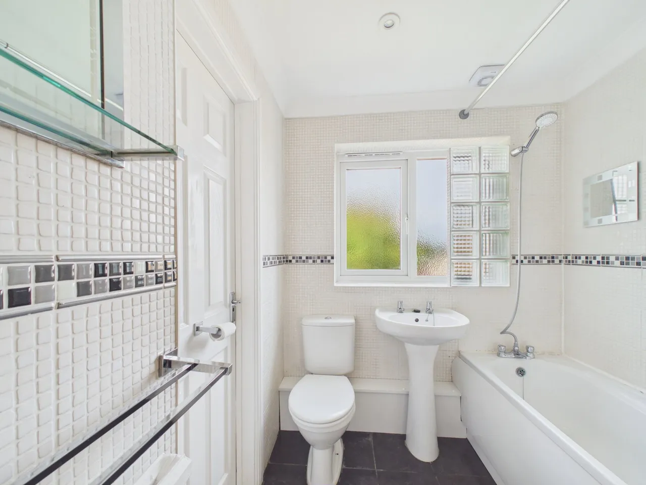 Leat Close, Sawbridgeworth, photo 6