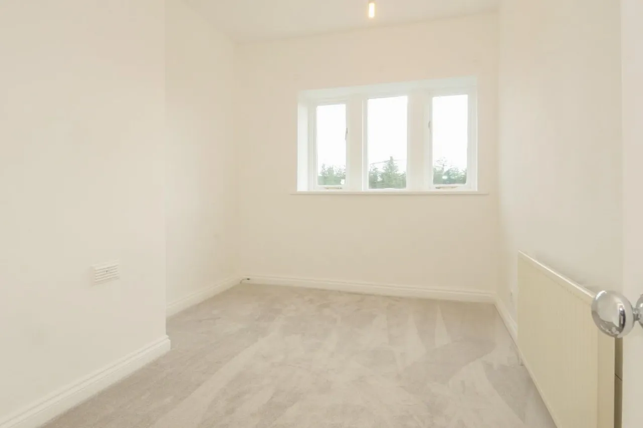 Woodfield Terrace, Pudsey, LS28, photo 12