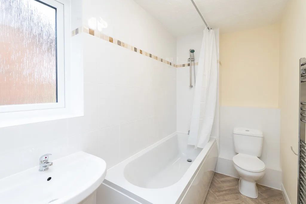 Barleymow Court, Betchworth, RH3, photo 5