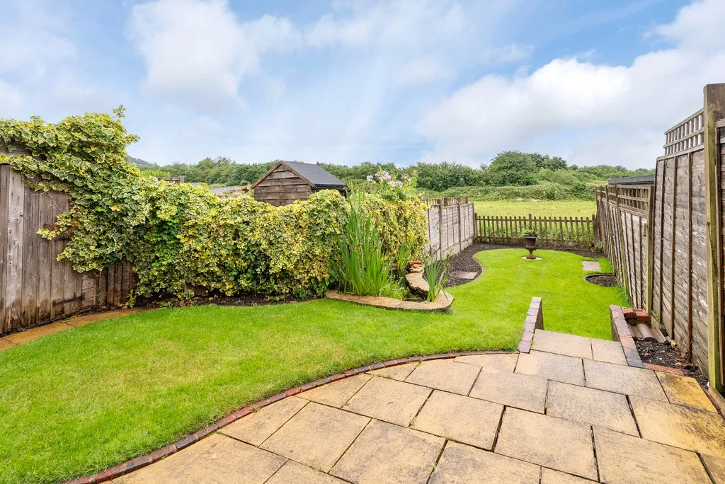 Barleymow Court, Betchworth, RH3, photo 6