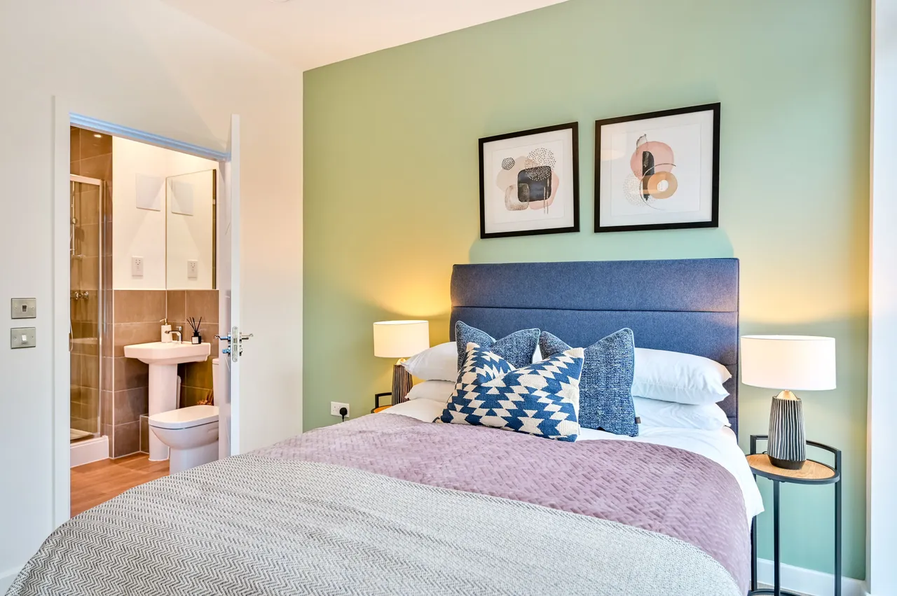Showflat 1, Walton Court, 2 Leaping Birds Rise, Walton-on-Thames, photo 11