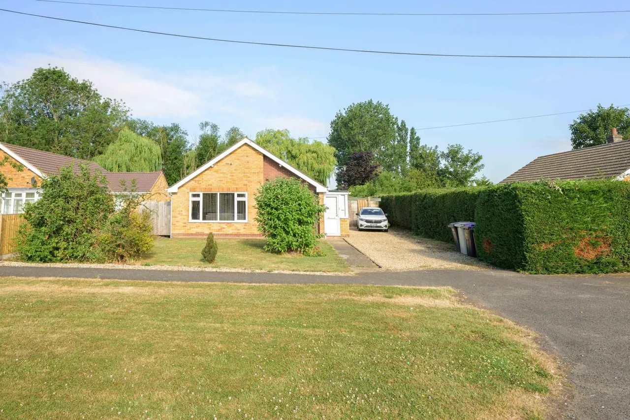 2 bed house for sale, Main Road, Keal Cotes, PE23
