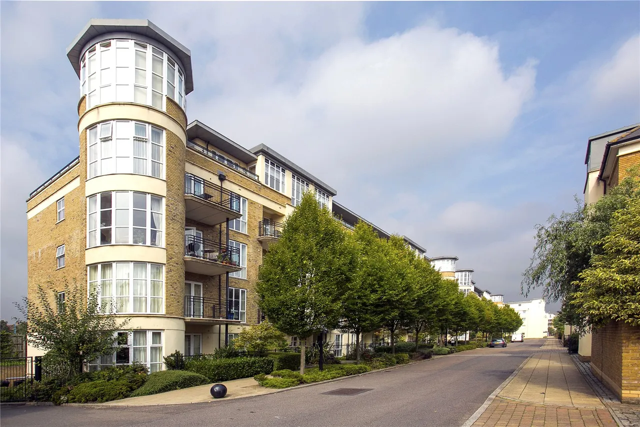 1 bed flat for sale, Melliss Avenue, Kew, TW9