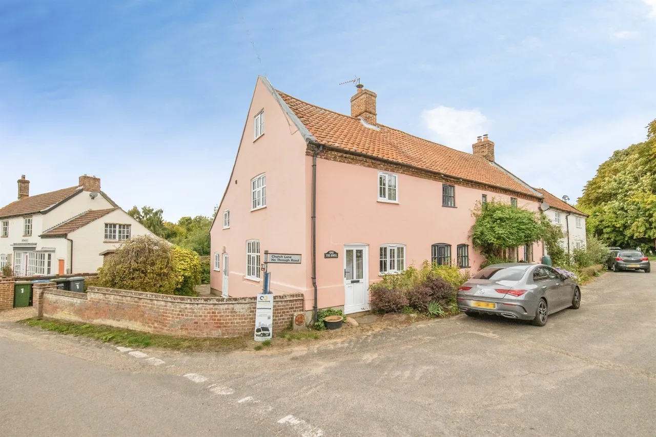 4 bed house for sale, The Street, Shottisham, IP12