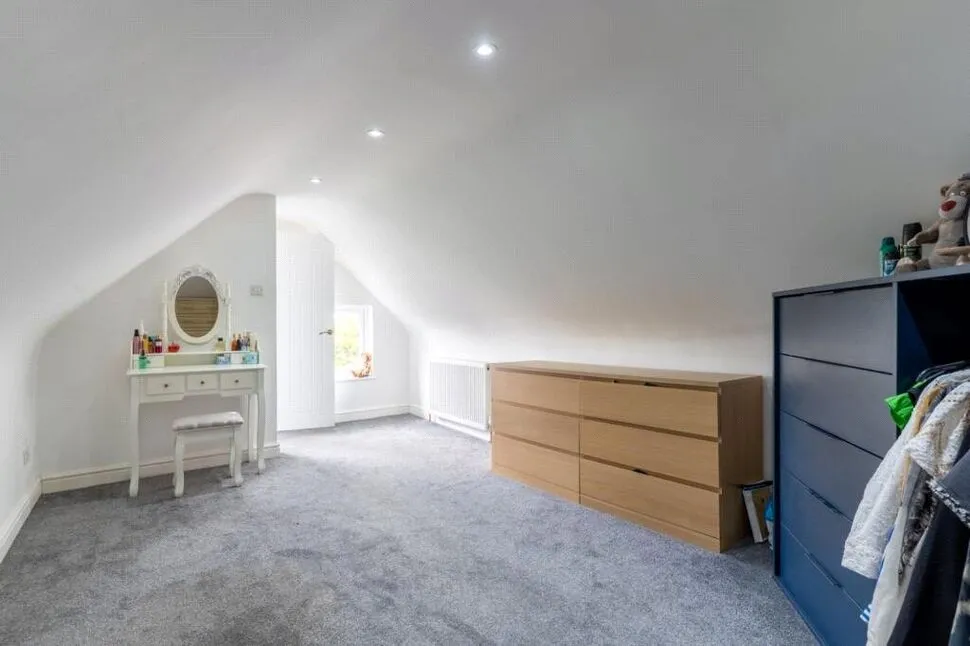 Maidstone Road, Chatham, Kent, ME4, photo 10
