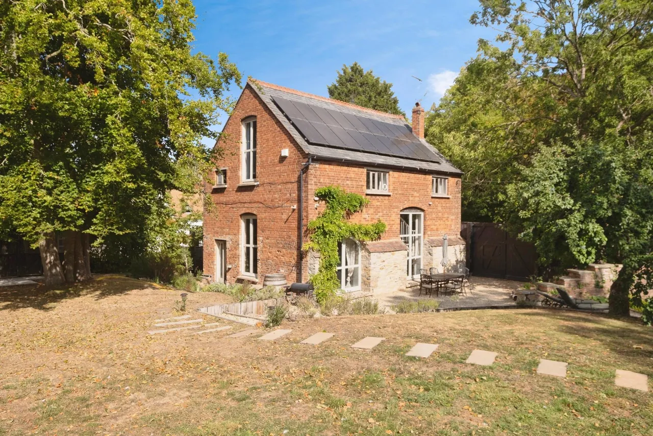 3 bed character property for sale, Boddington Lane, Boddington, GL51