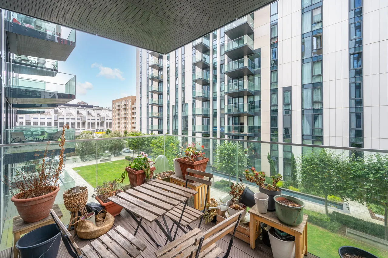 18 Pienna Apartments, 2 Elvin Gardens, Wembley, photo 3