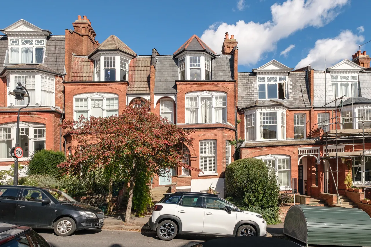 2 bed flat for sale, Hillfield Park, London, N10