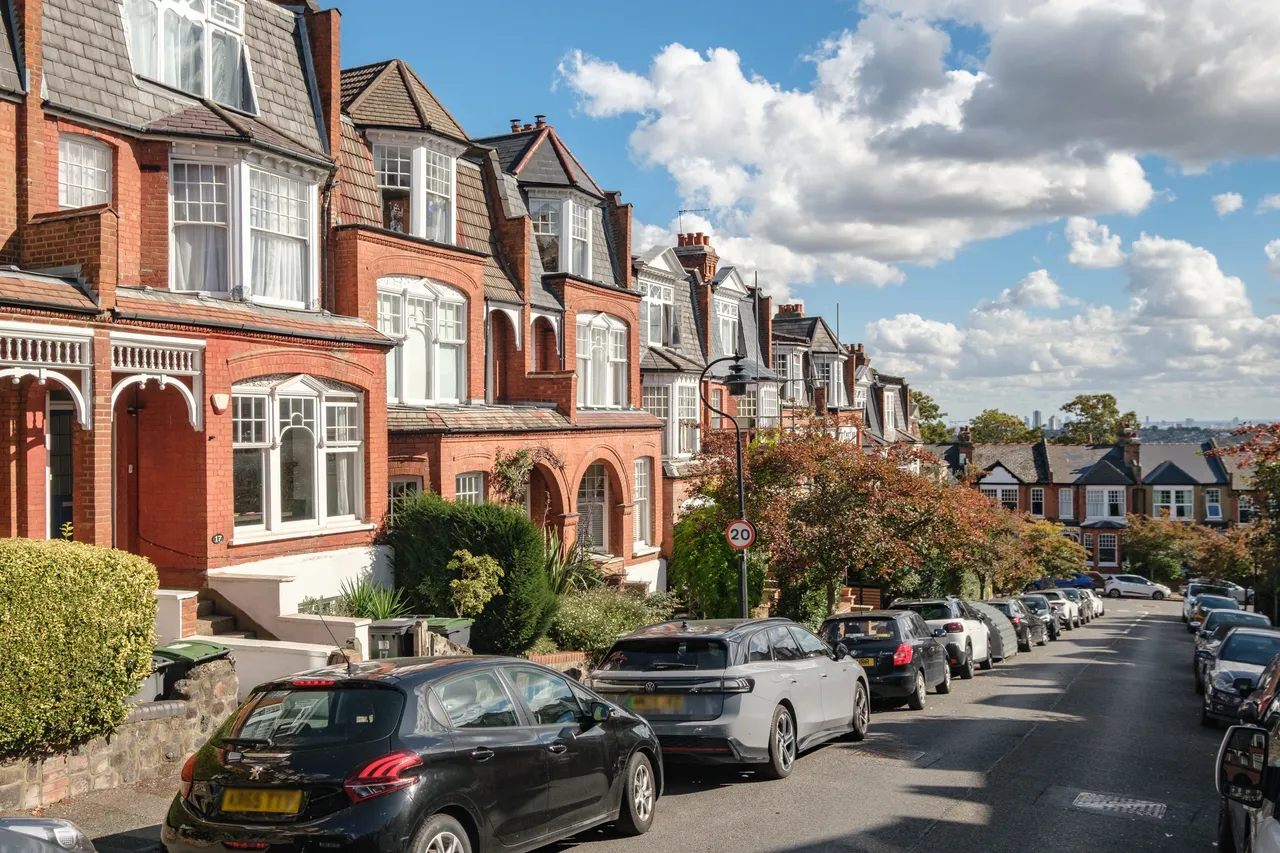 Hillfield Park, London, N10, photo 22