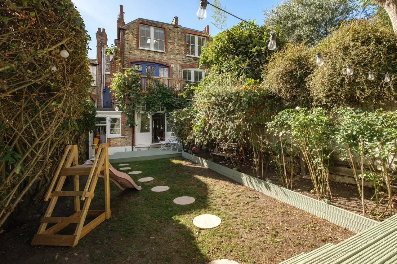 Hillfield Park, London, N10, photo 17
