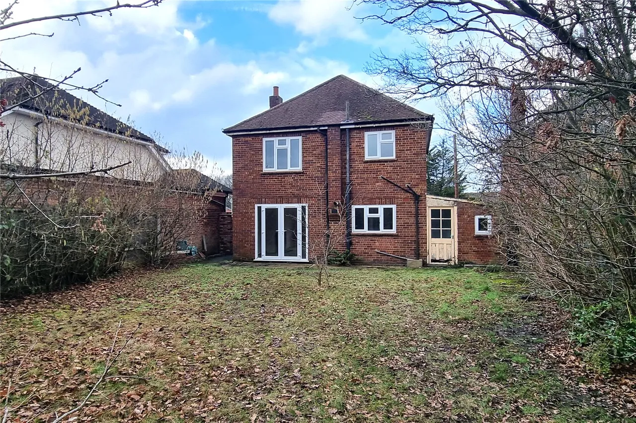Hamesmoor Road, Mytchett, Camberley, Surrey, GU16 6JD, photo 2