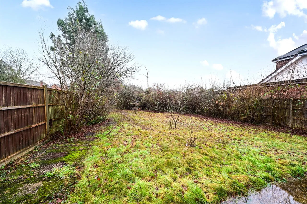 Hamesmoor Road, Mytchett, Camberley, Surrey, GU16 6JD, photo 10