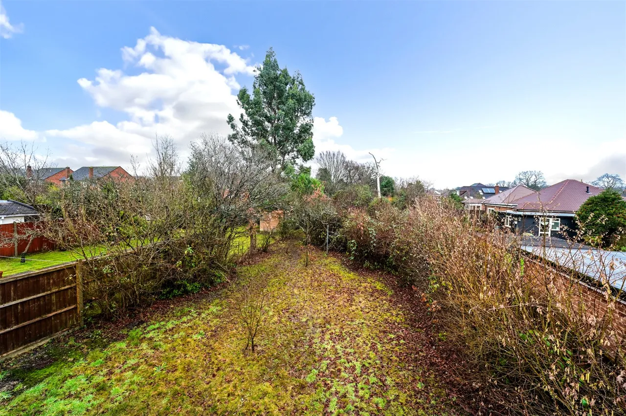 Hamesmoor Road, Mytchett, Camberley, Surrey, GU16 6JD, photo 6