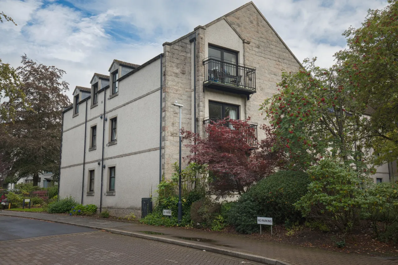 2 bed flat for sale, Craigieburn Park, Aberdeen, AB15