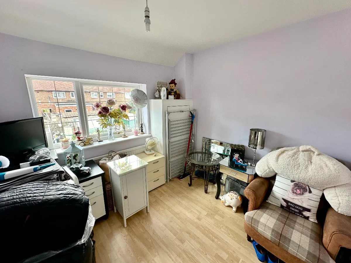 Melksham Drive, Harold Hill, photo 10