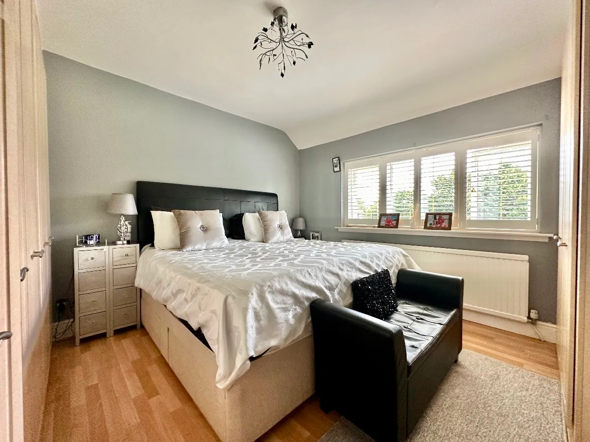 Melksham Drive, Harold Hill, photo 8