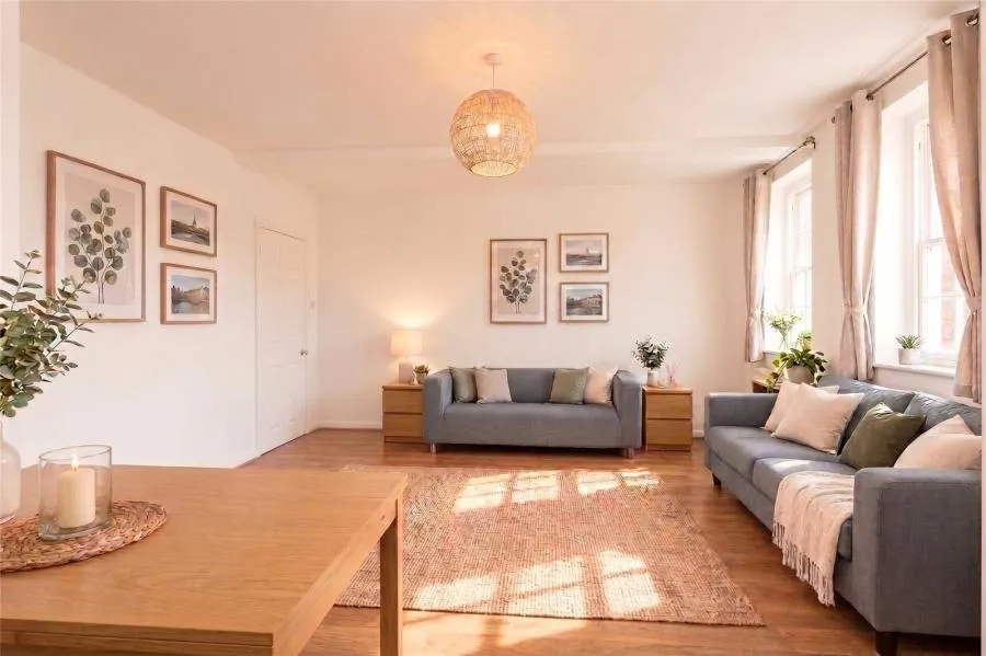 Vicarage Crescent, London, SW11, photo 3