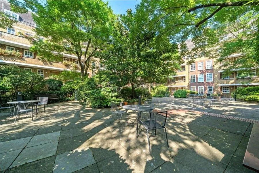 Vicarage Crescent, London, SW11, photo 9