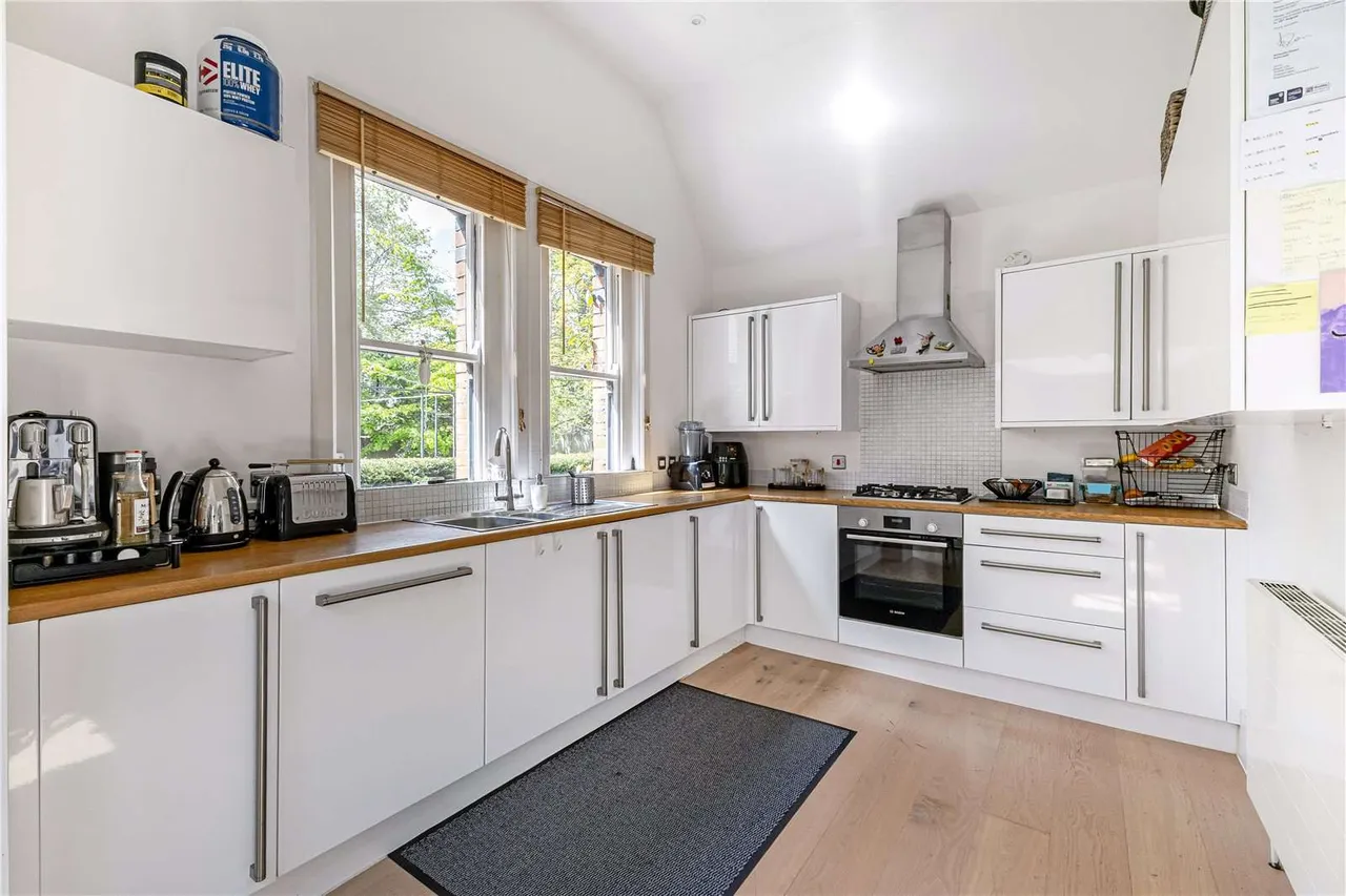 Buckhurst Road, Sunninghill, Berkshire, SL5 7QA, photo 3