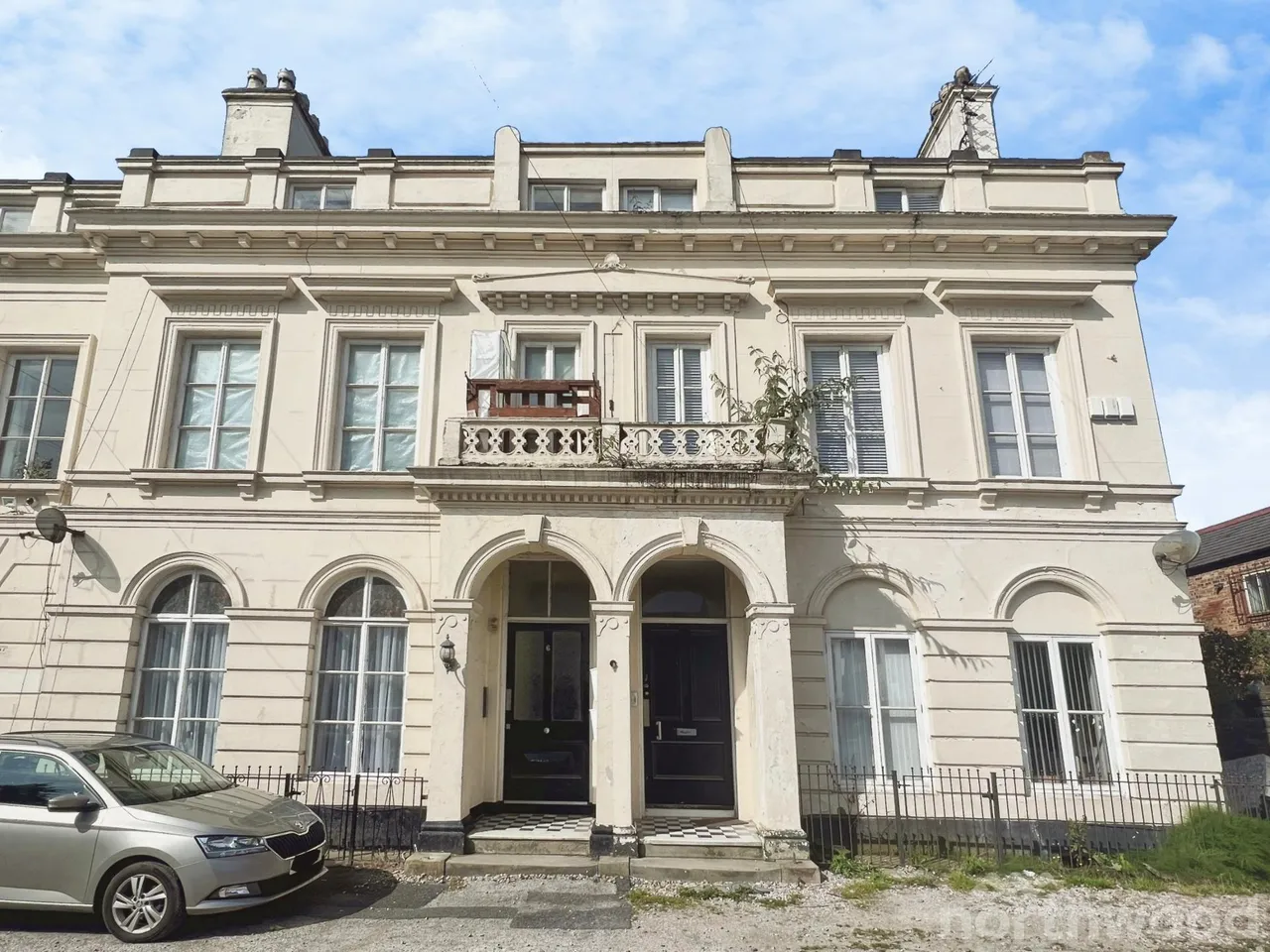 2 bed flat to rent, Beech Street, Kensington, L7
