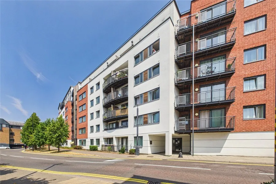 2 bed flat to rent, Aspect, Camberley, GU15